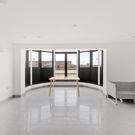 Long Letting - Luxurious 3 Bedroom Penthouse In City Centre - Parking Included! Челмсфорд Экстерьер фото